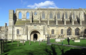 A abadía de Malmesbury na actualidade (o aspecto corresponde ás reformas feitas no s. XIV).